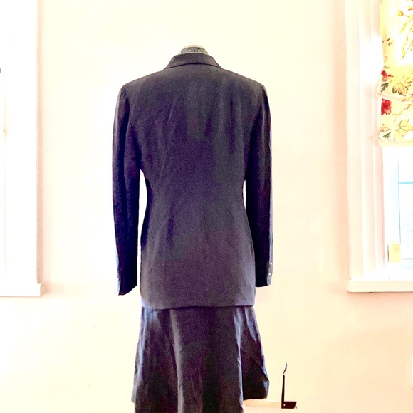 Jones NY, 3 Piece Silk Suit, Size 4 - Picture 5 of 12